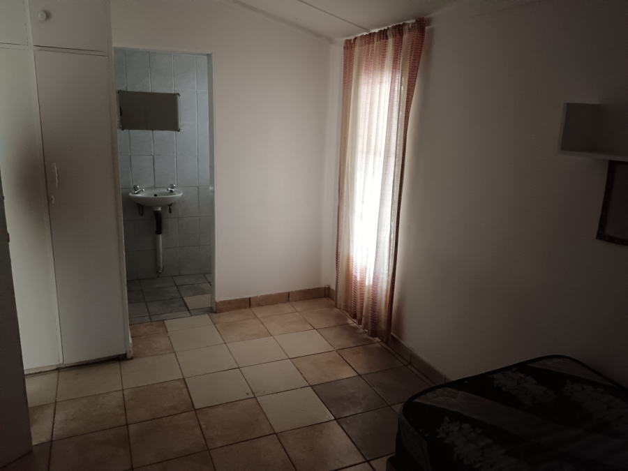 8 Bedroom Property for Sale in Brandwag Free State